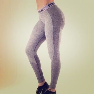 GYMSHARK Size S purple flex leggings .